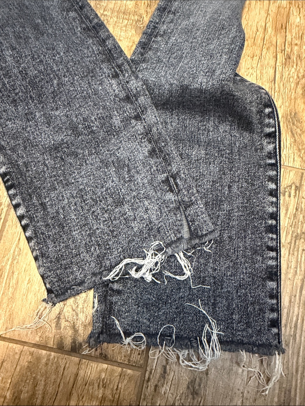 Mother Jeans High Waisted Rascal Ankle Snippet Frayed Jeans size 25 Train Stops - Picture 6 of 6